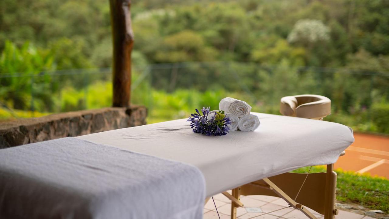 Las Mercedes Lodge Cali Extérieur photo